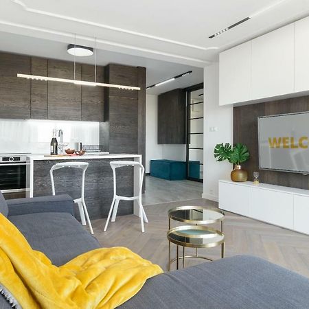 Perfectely Located Stay With Free Parking Poznan Ngoại thất bức ảnh