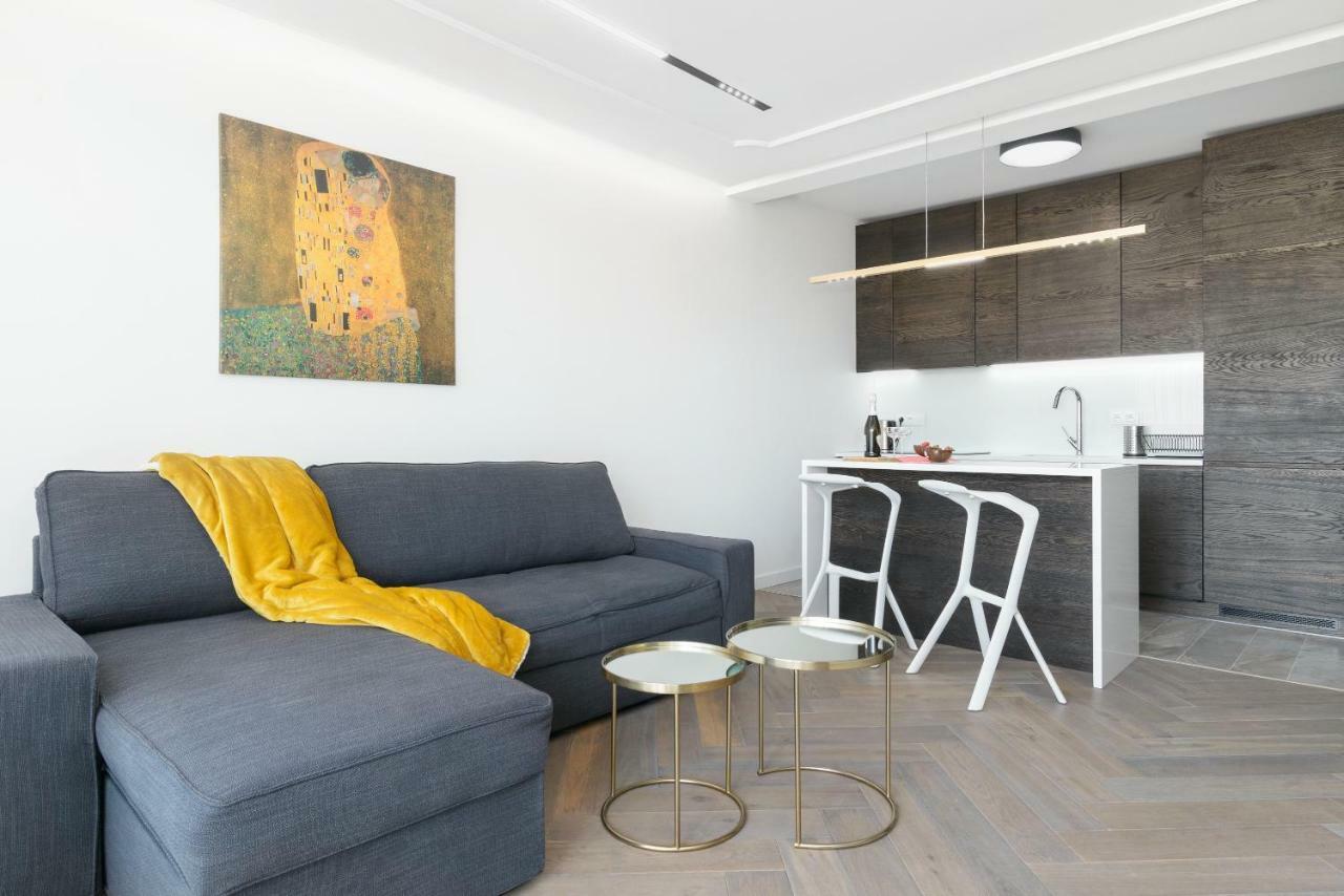 Perfectely Located Stay With Free Parking Poznan Ngoại thất bức ảnh